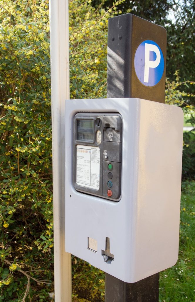 Een gebeurtenis in Almere werpt licht op een interessante fiscale kwestie omtrent parkeerbelasting en naheffingsaanslagen. Dit verhaal begint wanneer een auto-eigenaar besluit te parkeren op een locatie waar het eerste uur parkeren gratis is, maar daarna een tarief van &euro; 1 per uur geldt. Na het