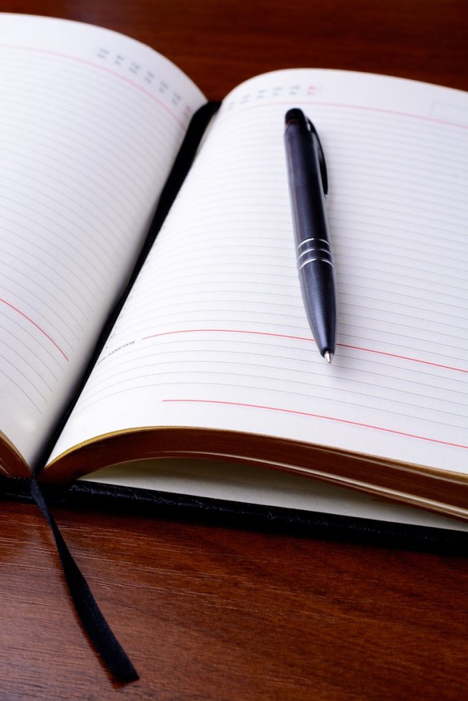 Tijdens een boekenonderzoek bij een ondernemer heeft de inspecteur verzocht om inzage in de priv&eacute;-agenda’s van de ondernemer. Dit verzoek is gedaan nadat de ondernemer had verklaard dat hij afspraken met klanten en voor klanten verrichte werkzaamheden in die agenda’s noteerde. De ondernemer