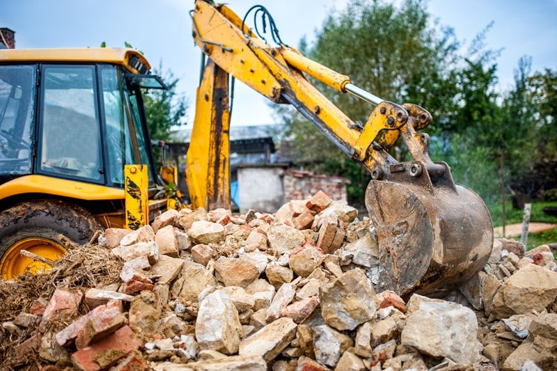 Een vastgoedvennootschap verkoopt in 2016 een onroerende zaak voor &euro; 1 miljoen. De inspecteur stelt dat de werkelijke waarde &euro; 1,75 miljoen bedraagt. Hij legt een navorderingsaanslag op met een winstcorrectie. De inspecteur baseert zich op een taxatierapport en betalingen aan een gelieerde