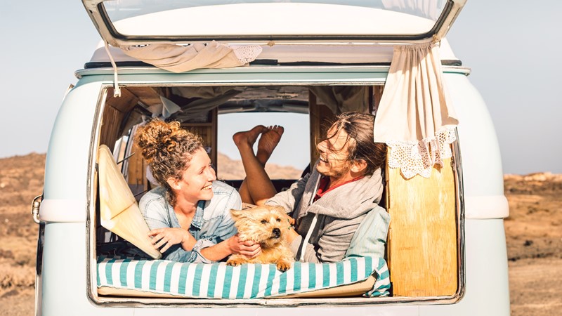Een vrouw koopt in 2016 een voertuig dat zij gebruikt als kampeerauto. Vanaf dat moment betaalt zij motorrijtuigenbelasting volgens het reguliere personenautotarief. Ze vermoedt niet dat dit onjuist is en gaat ervan uit dat de belastingaanslagen kloppen. Begin 2024 komt zij er via vrienden achter