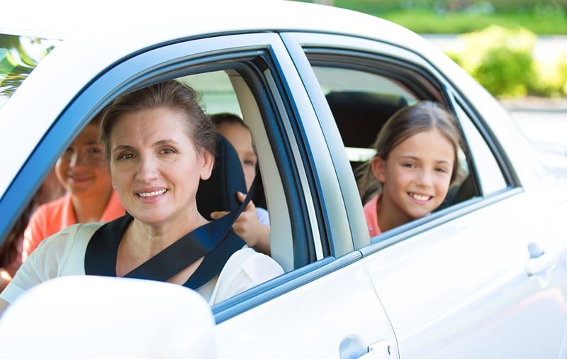 Een kinderdagverblijf gebruikt vier auto's voor het ophalen en brengen van kinderen en het doen van boodschappen. Werknemers moeten bij indiensttreding een autoverklaring ondertekenen waarin staat dat priv&eacute;gebruik uitdrukkelijk verboden is. Daarnaast moeten de medewerkers de autosleutel na