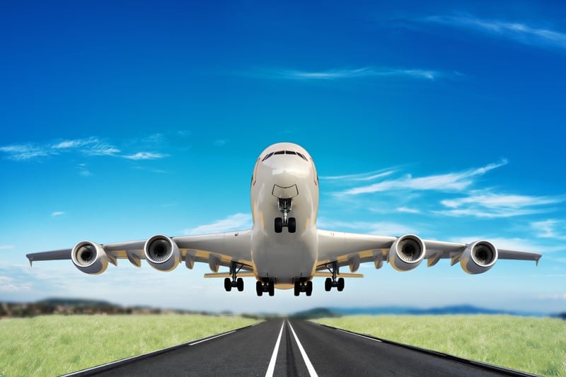 Vliegbelasting

Het tarief van de vliegbelasting wordt vanaf 2026 gebaseerd op de eindbestemming van de passagier, niet op de eerste overstapluchthaven. De belasting kent drie afstandscategorieën:


	&euro; 29,40 voor korte vluchten (EU, Caribisch NL en dichtbijgelegen landen);
	&euro; 47,24 voor
