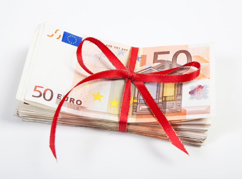 Box 3: forfait of werkelijk rendement?

Het heffingsvrij vermogen daalt in 2026 van &euro; 57.684 naar &euro; 51.396. Tegelijk gaat het rendement op overige bezittingen omhoog van 5,88% naar 7,78%. Gevolg is dat mensen met overige bezittingen meer belasting gaan betalen. Zij hebben met de