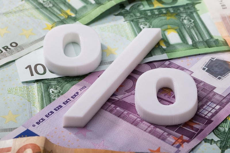 De minister van SZW heeft de premiepercentages voor de sociale verzekeringen en het maximum premieloon voor 2026 vastgesteld.Verzekering20252026 AOW  17,9%  17,9% Anw    0,1%    0,1% Awf, lage premie    2,74%   2,74% Awf, hoge premie    7,74%   7,74% Ufo    0,68%   0,68% Aof, hoge premie    7,64%