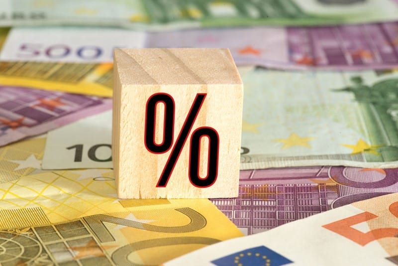 De staatssecretaris van Financiën heeft de forfaitaire rendementspercentages in box 3 voor banktegoeden en schulden voor het jaar 2025 vastgesteld. Voor banktegoeden bedraagt het forfaitaire rendement 1,37%. Voor schulden is het forfaitaire rendement vastgesteld op 2,70%. Deze rendementen vervangen
