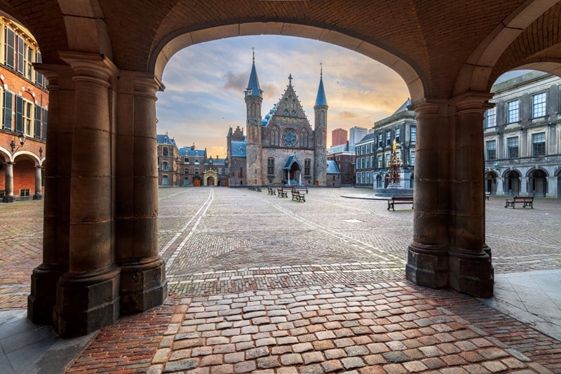 De voorlopige inhoud van het Belastingplan 2027-pakket geeft een eerste blik op de aanstaande wijzigingen. Het pakket Belastingplan 2027 omvat vier wetsvoorstellen, waaronder het Belastingplan 2027 zelf en het wetsvoorstel Overige Fiscale Maatregelen 2027, dat technische aanpassingen bevat zonder