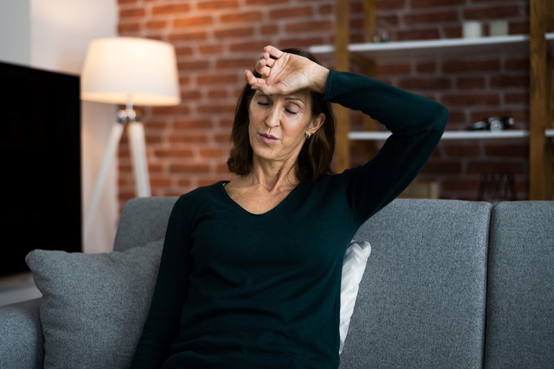 Iemand heeft recht op arbeidskorting als hij arbeidsinkomen geniet. Sinds 1 januari 2020 telt een Ziektewet-uitkering (ZW-uitkering) alleen mee als arbeidsinkomen als de dienstbetrekking nog niet is beëindigd. De wet maakt nu dus onderscheid tussen zieke werknemers met een lopende dienstbetrekking